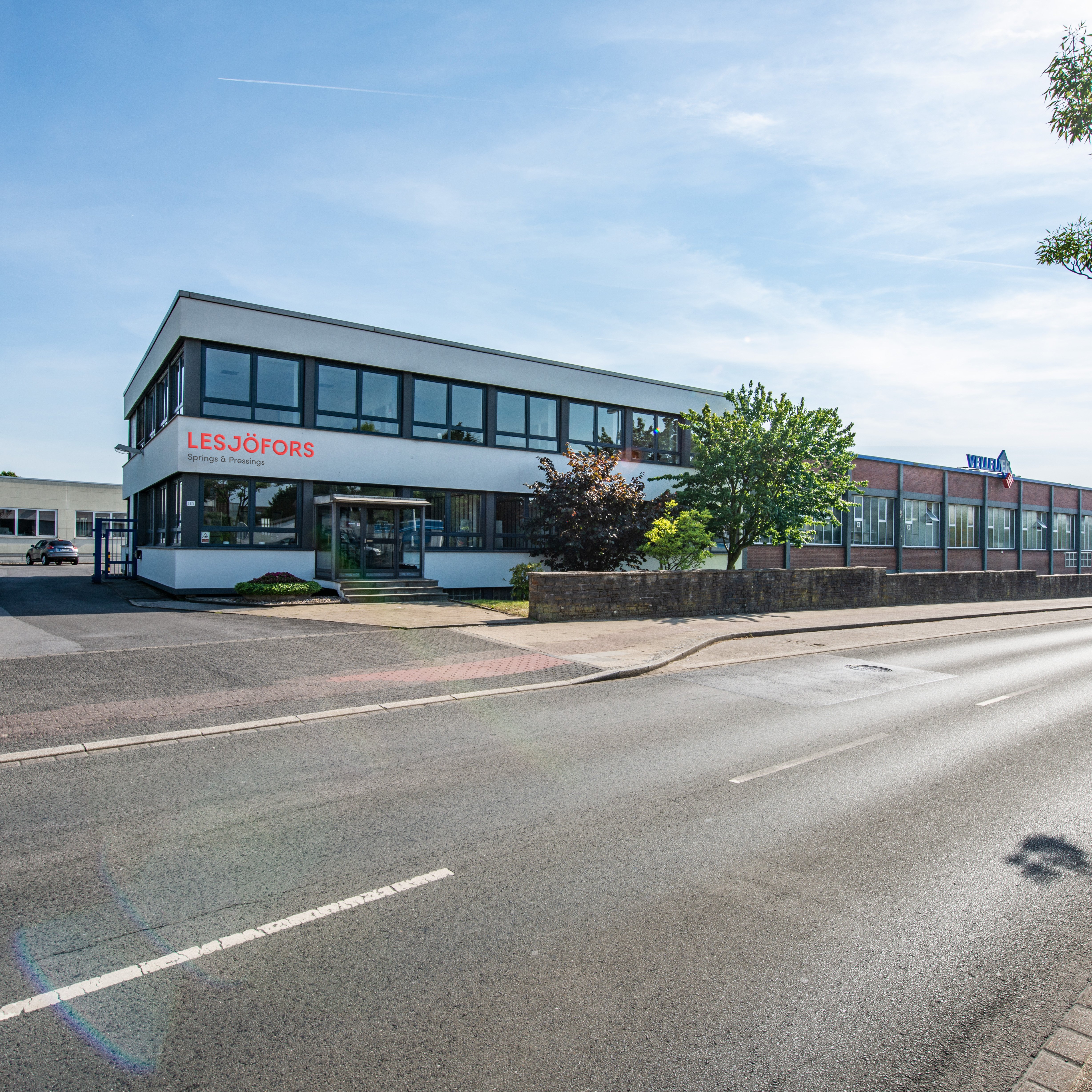 Building_Velbert_with_Lesjofors_Logo-1x1.jpg