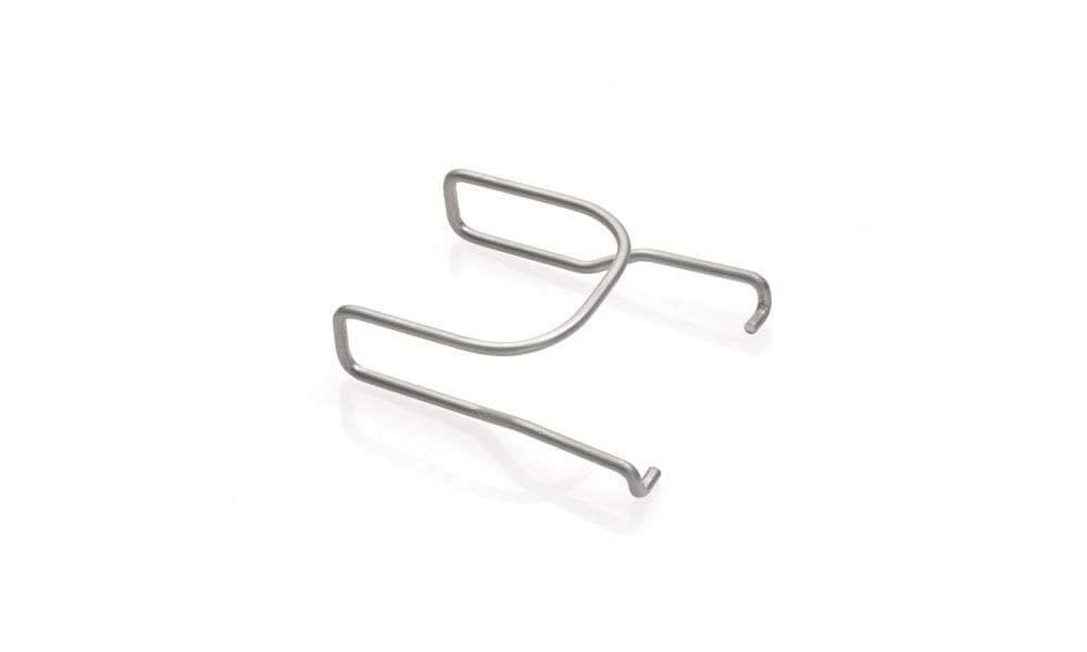 Eine Metallfeder mit einem schlanken, minimalistischen Design. Sie weist gebogene und gerade Linien auf und hat eine reflektierende Silberoberfläche vor weißem Hintergrund.