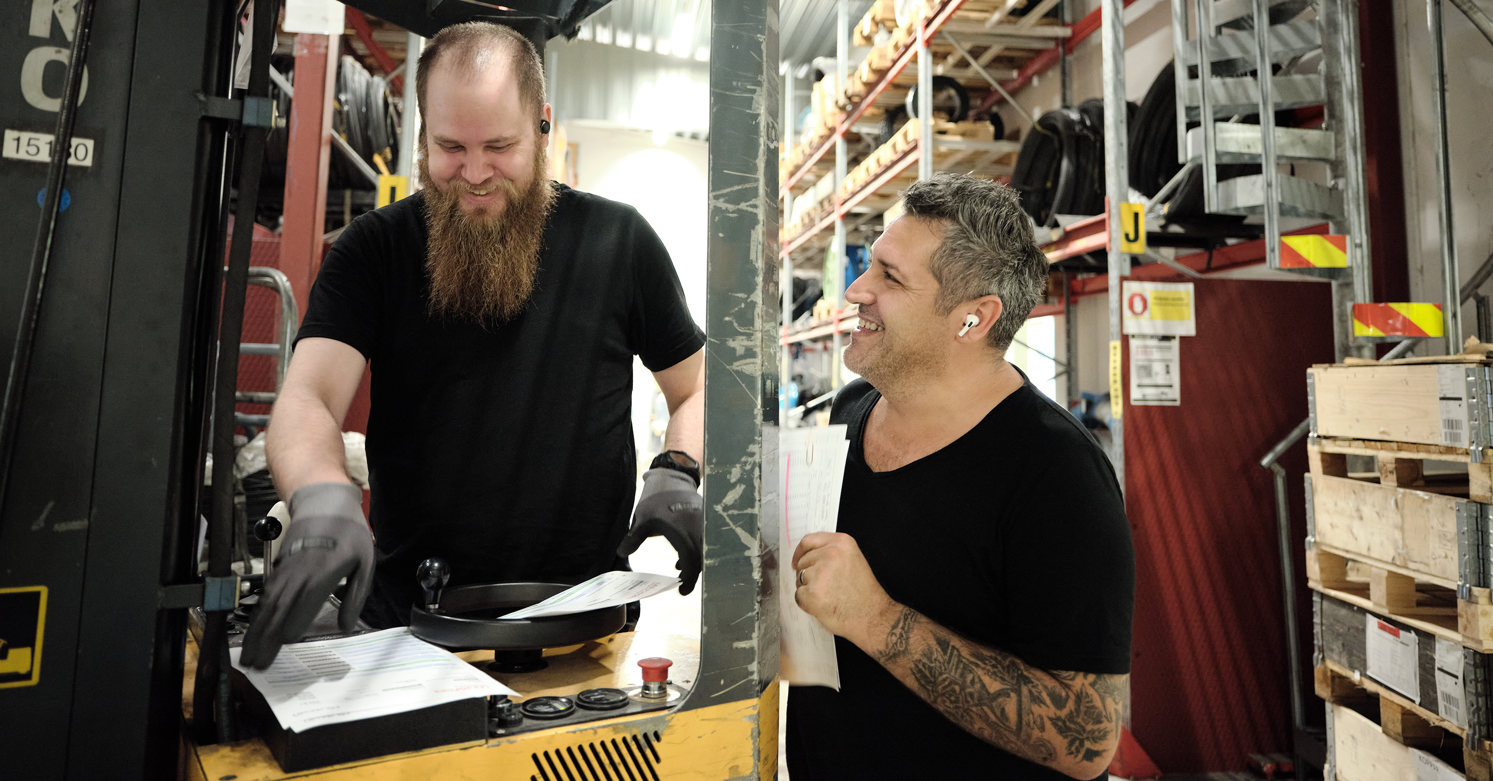 lesjofors_coworkers_warehouse.png